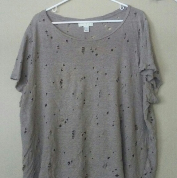 Forever 21 Tops - FOREVER 21 Boxy Distressed Tee